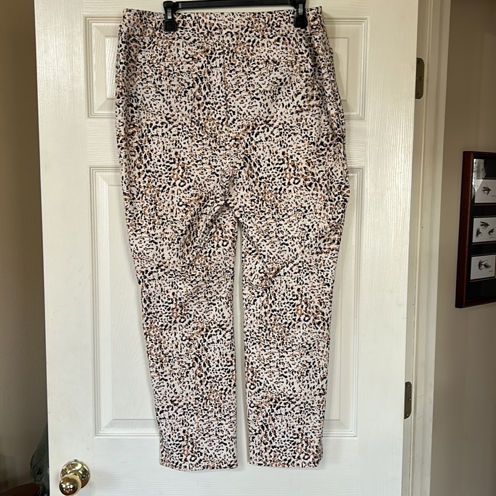 Chico’s Brigette Ankle Pants - Picture 4 of 8